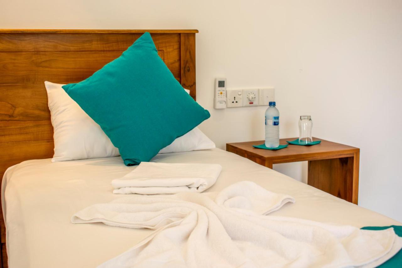 Lavinia Escapes Hotel Dehiwala-Mount Lavinia Eksteriør billede